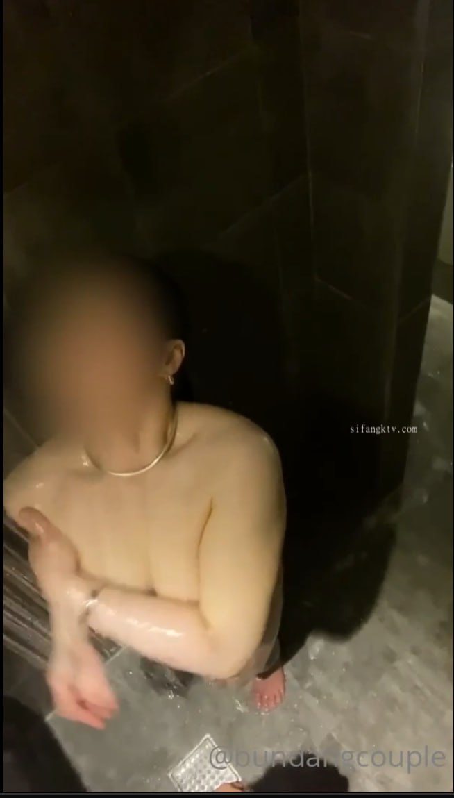 别再撸管了，快来桌边艹我！ 4K
